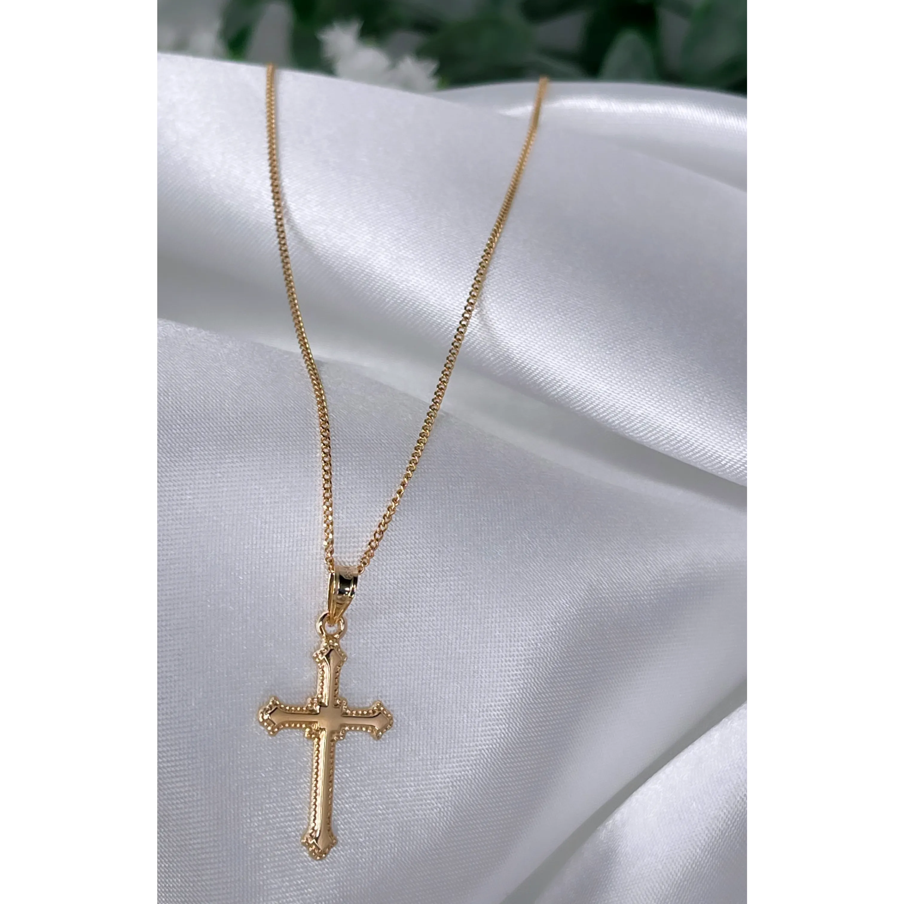 14K GOLD BUDDED EDGE CROSS PENDANT