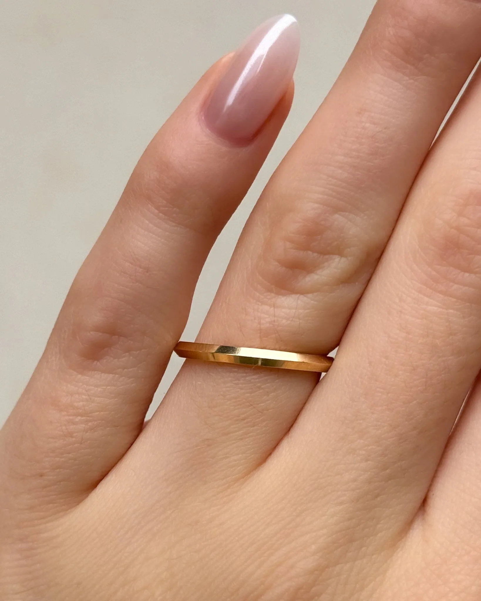 Butter Knife Edge Ring (2mm)
