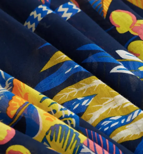 CERISE SCARF - NAVY