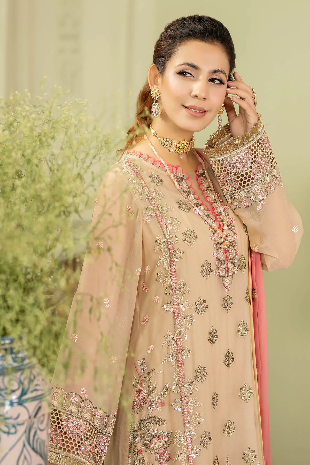 Embroidered Chiffon Pakistani Salwar Kameez and Dupatta
