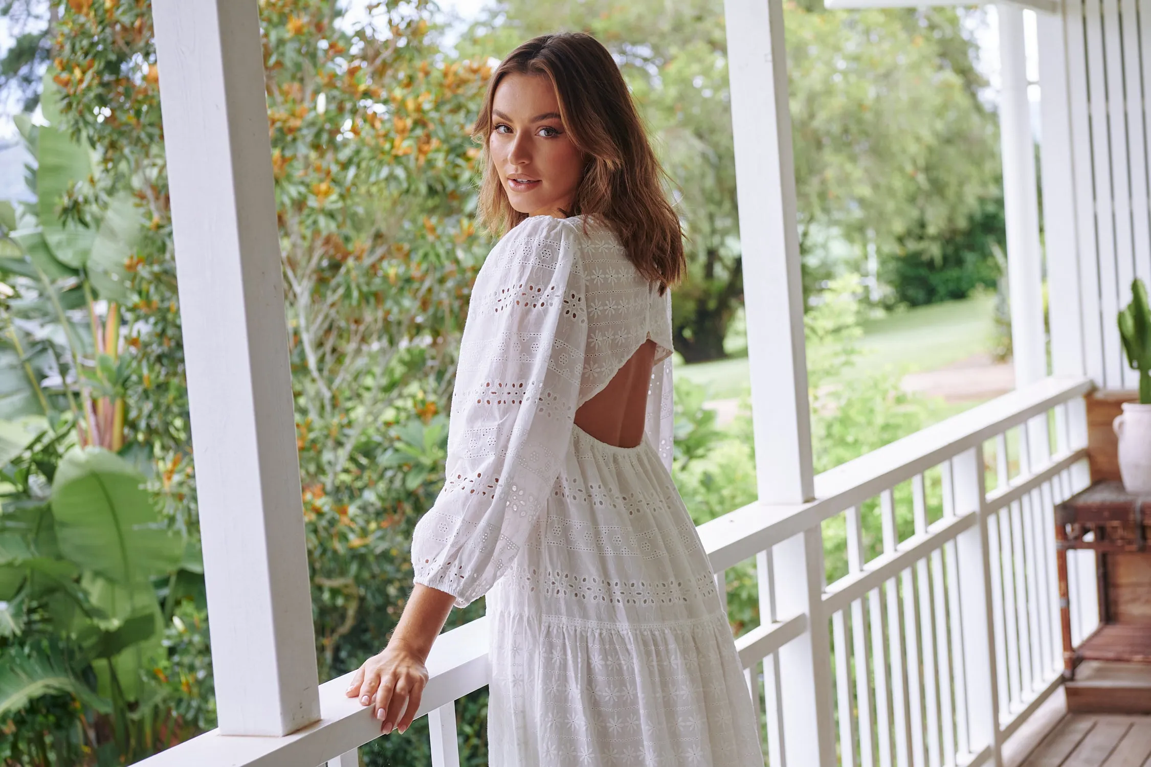 Kelsie Maxi Dress- White Te Amo