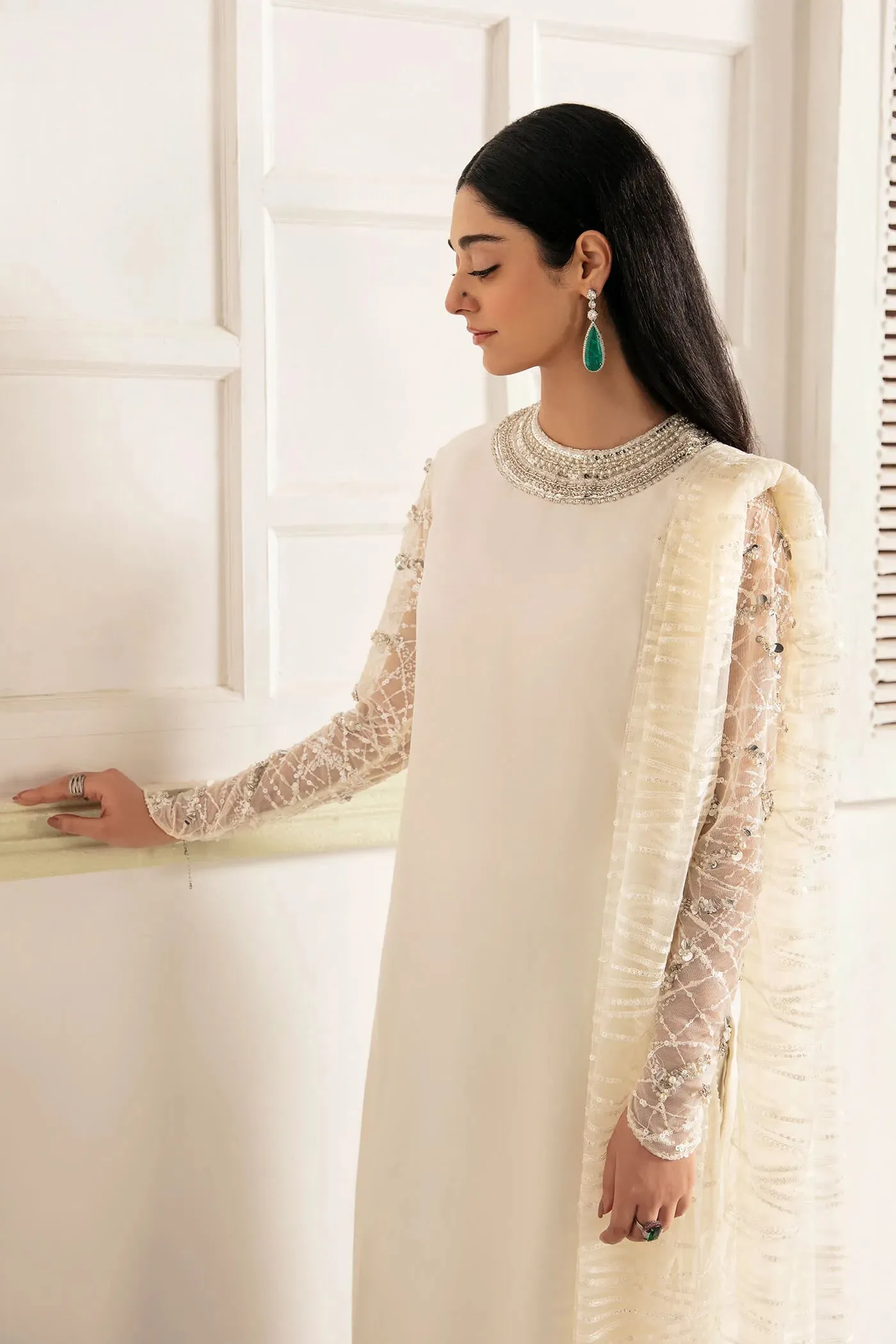 Luxury White Embroidered Pakistani Salwar Kameez Dupatta Salwar Suit