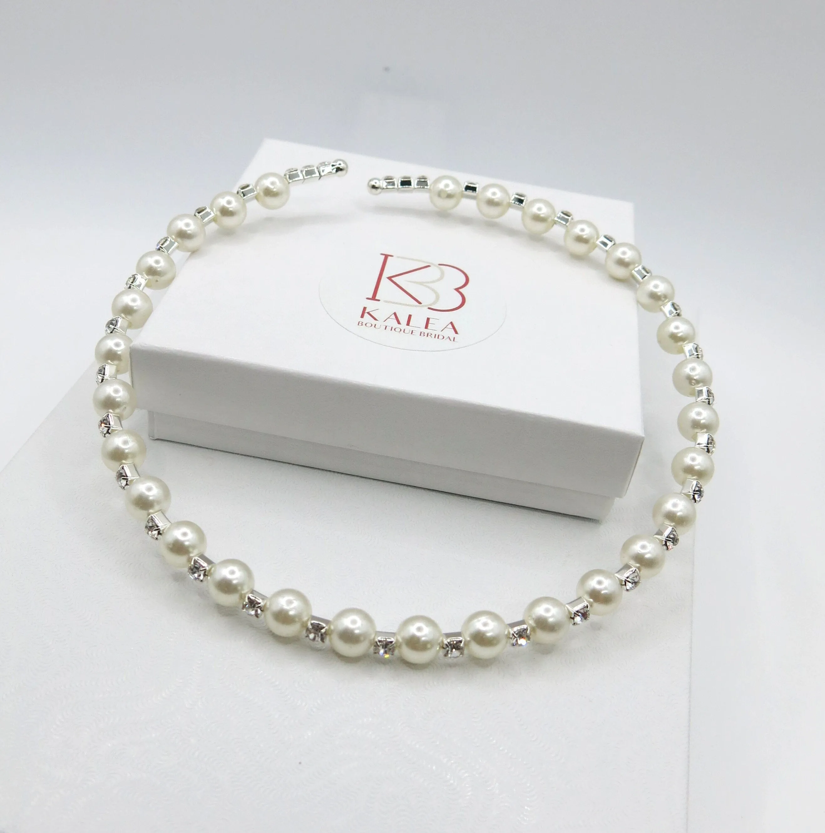 No Lock Silver Wire Tension Necklace, Bridal Minimalist Rhinestone and Pearl Flex Wire Choker Necklace