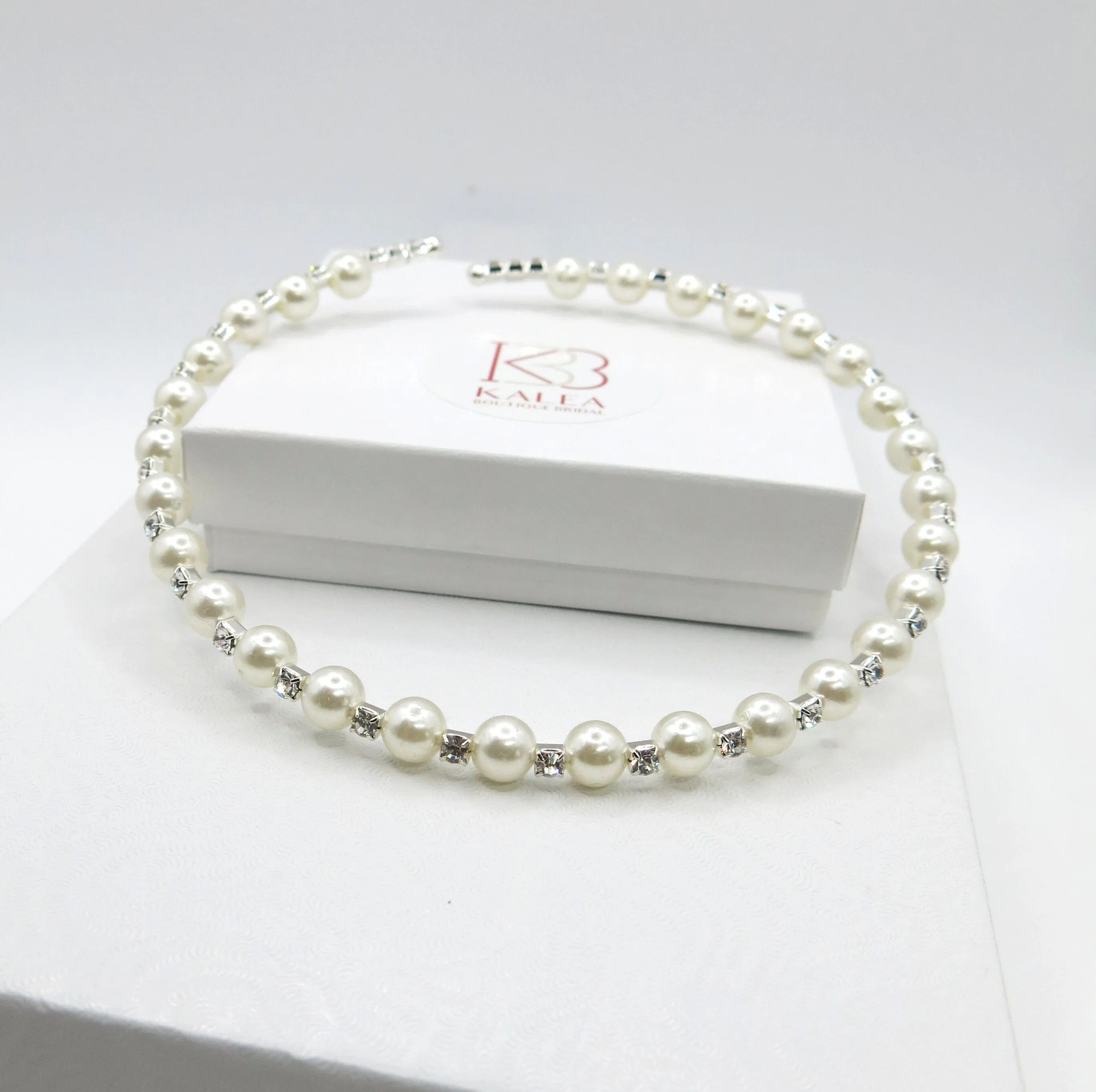 No Lock Silver Wire Tension Necklace, Bridal Minimalist Rhinestone and Pearl Flex Wire Choker Necklace