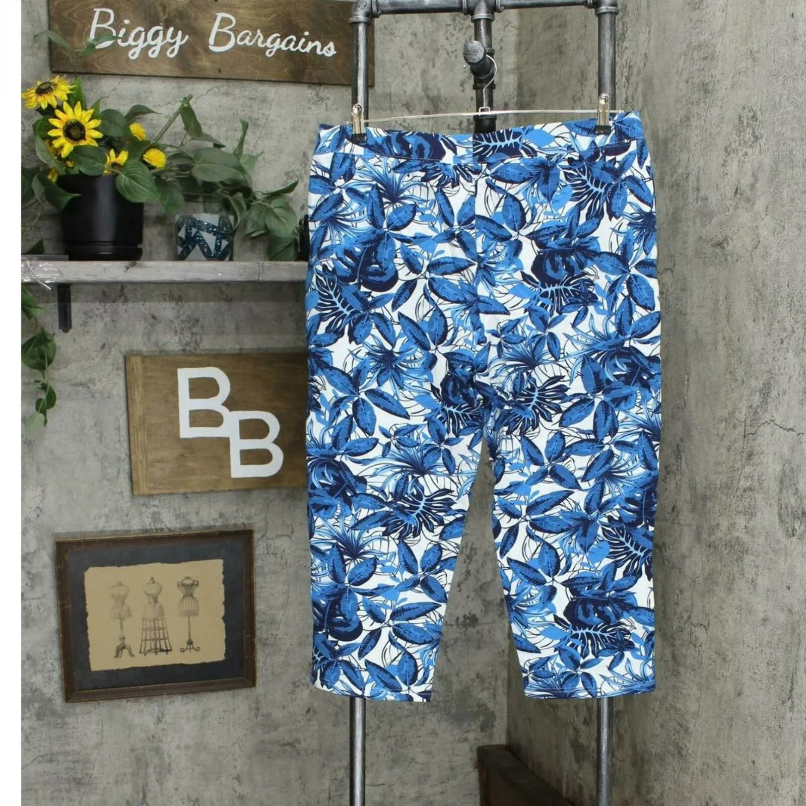 NWT Denim & Co. Womens Printed French Terry Crop Pants. A376874 M