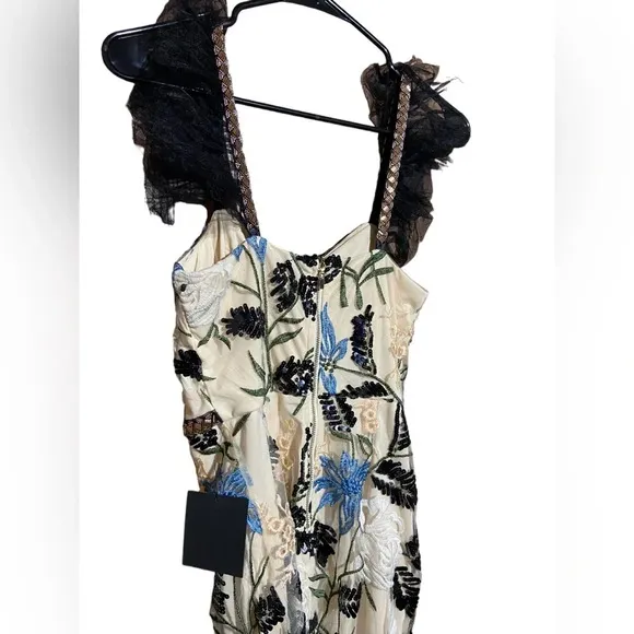 NWT Lulu's Show Stopper Cream Embroidered Sequin Bodycon Midi Dress Size XS‎