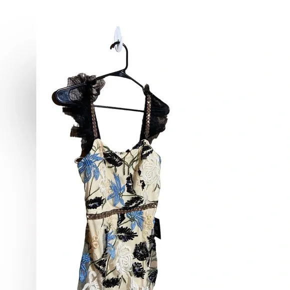 NWT Lulu's Show Stopper Cream Embroidered Sequin Bodycon Midi Dress Size XS‎