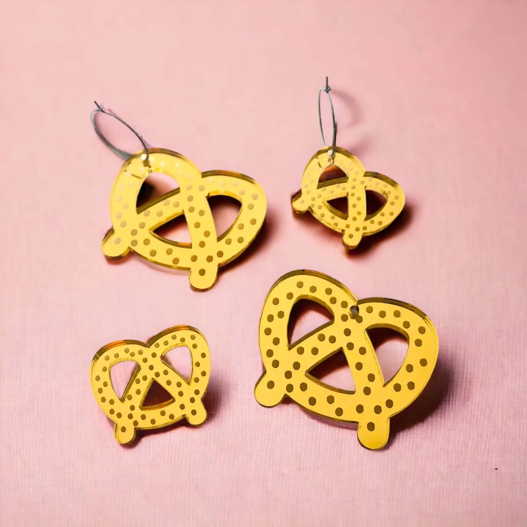 Pretzel - 2 sizes