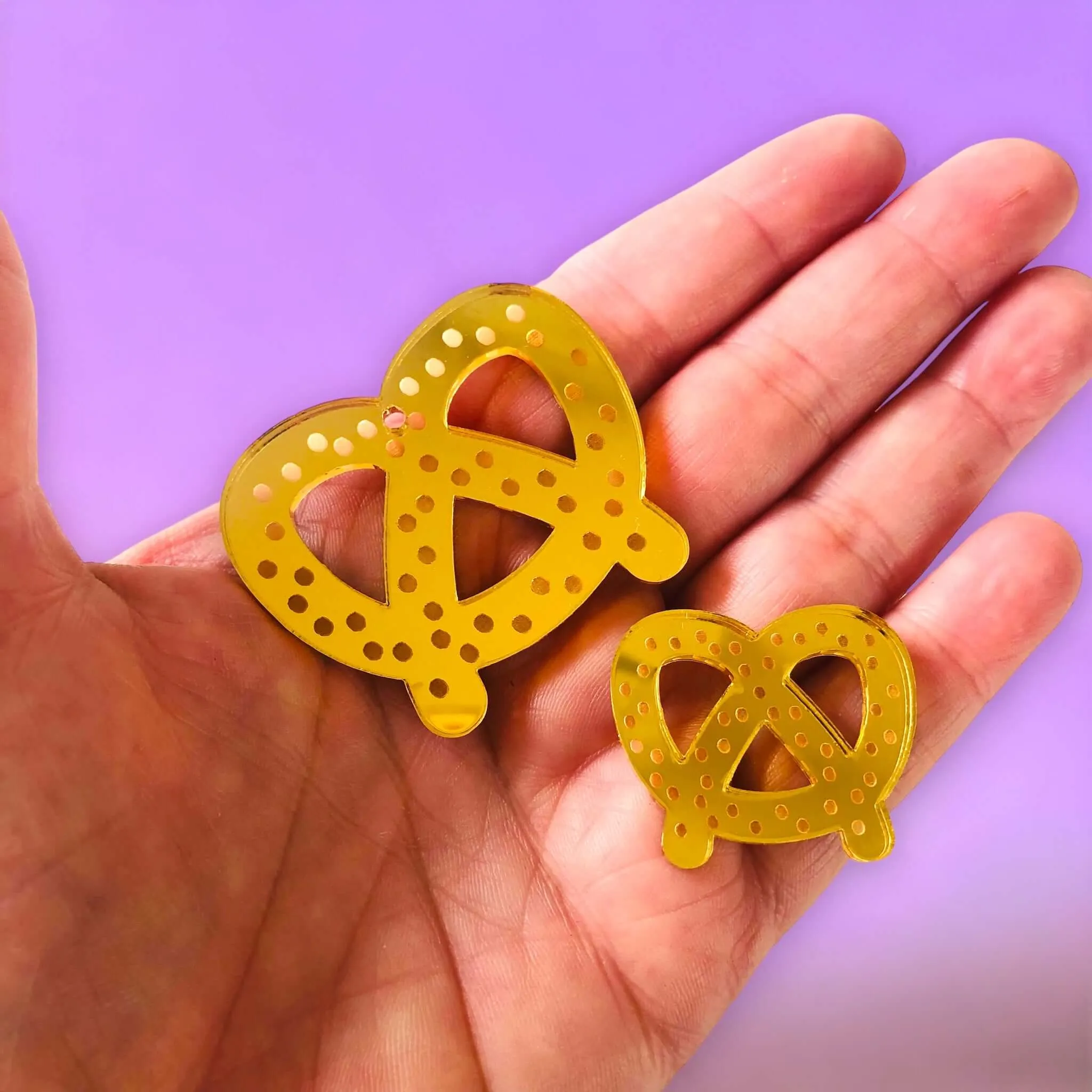 Pretzel - 2 sizes