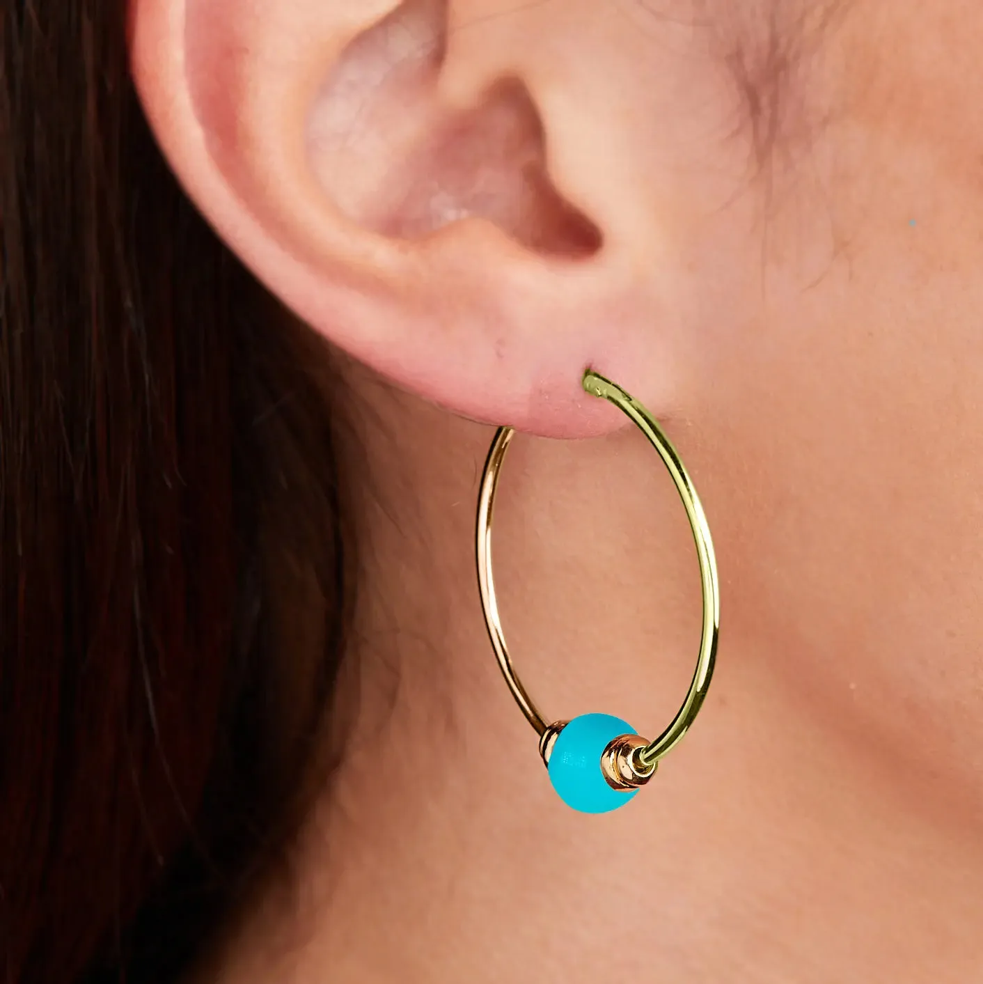 Pérola Collection - Turquoise Large Hoop Gold Earrings
