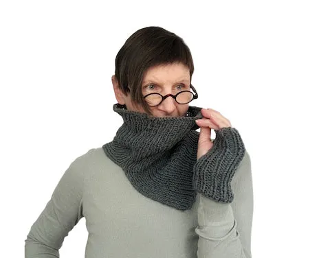 Thornley cowl & mitten set