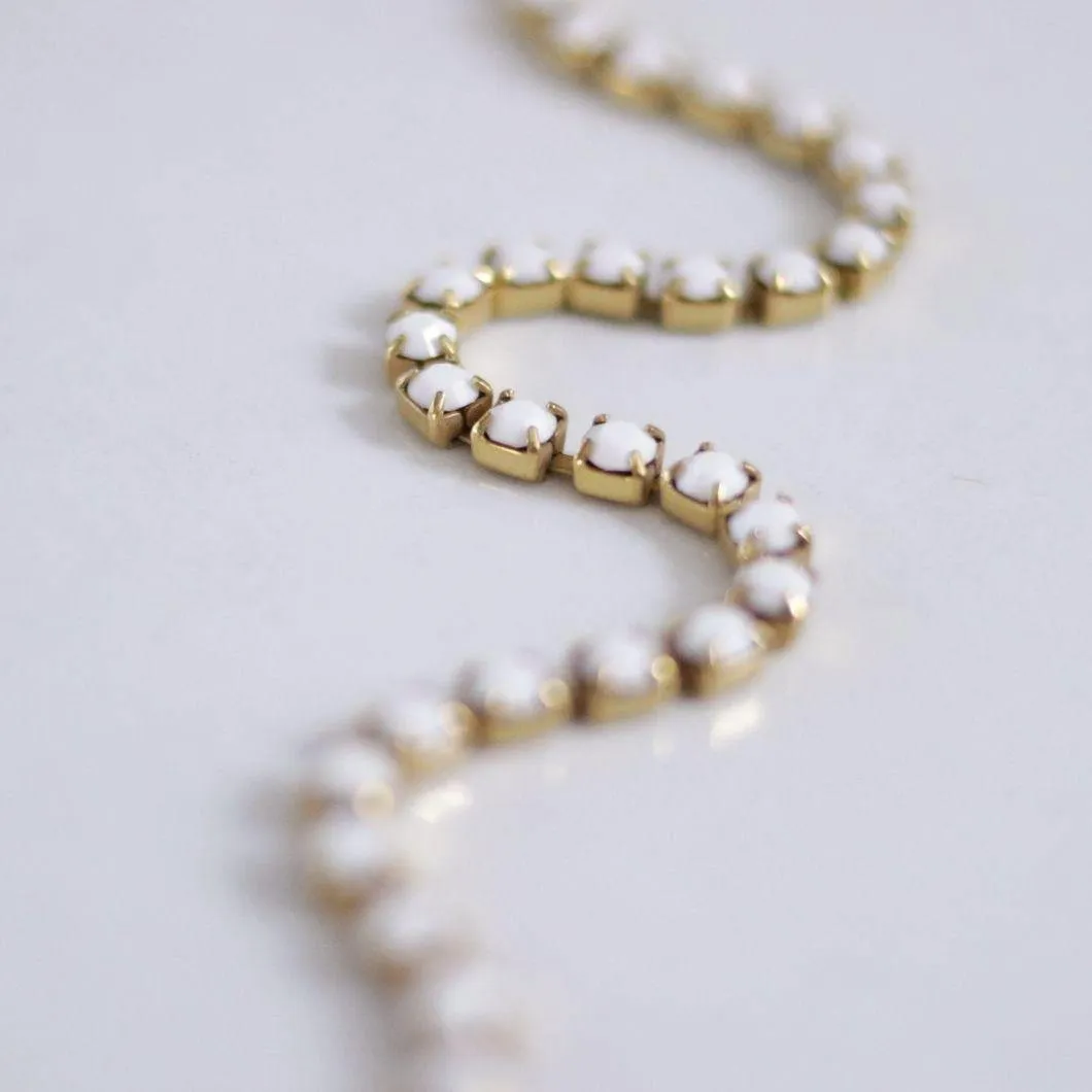 Vintage Milk Glass Rhinestone Single Strand Necklace