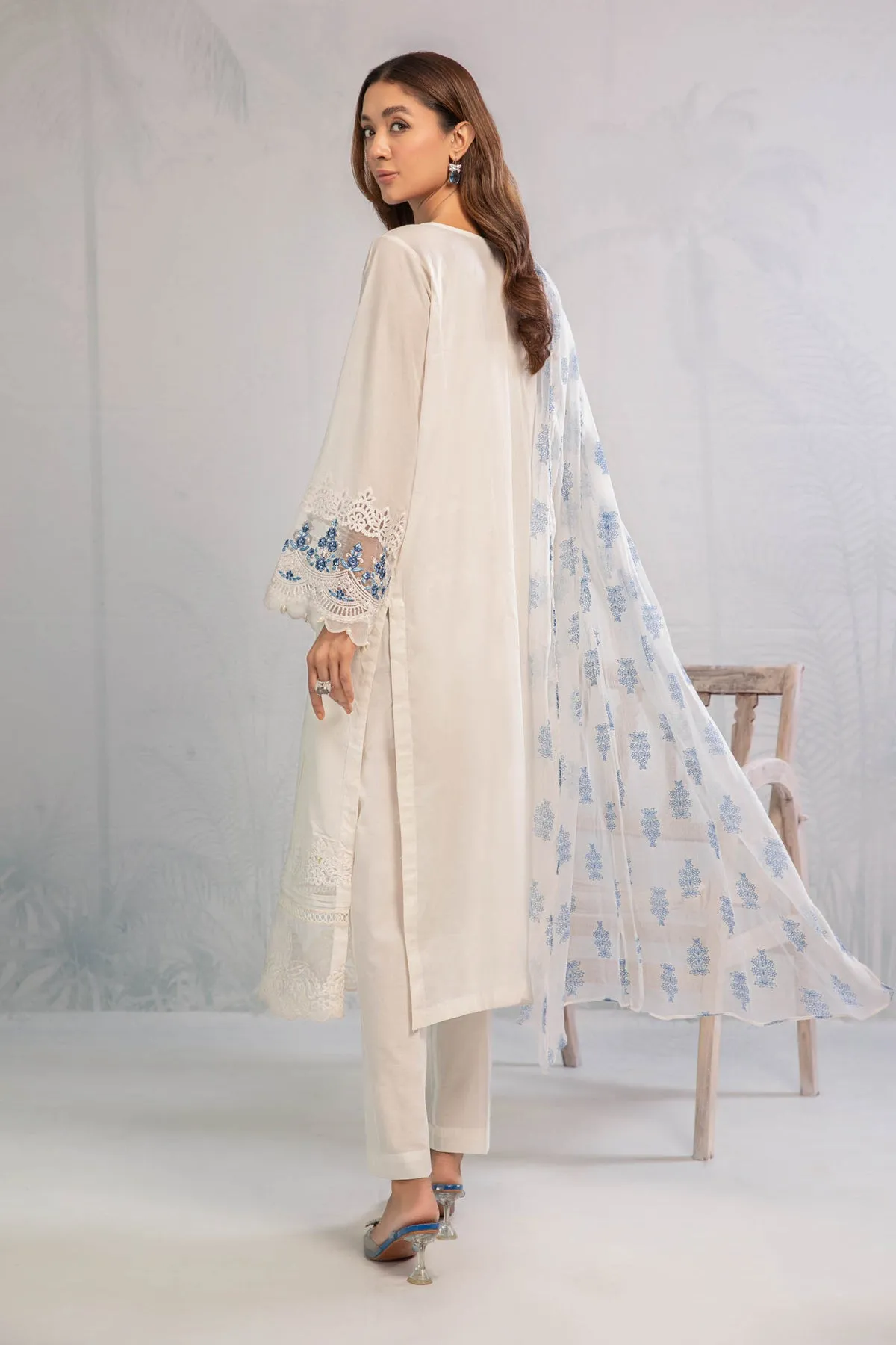 White Embroidered Pakistani Salwar Kameez with Dupatta Salwar Suit