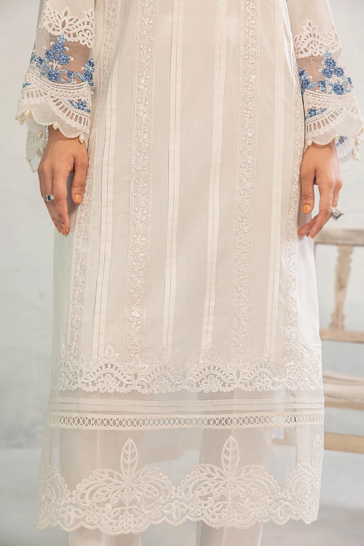 White Embroidered Pakistani Salwar Kameez with Dupatta Salwar Suit
